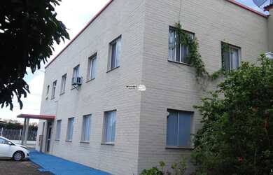 Imagem: O depósito possui 5 Vagas na garagem e 1090m² de Área e está