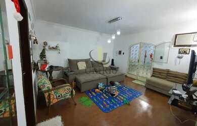 Imagem: A casa possui 2 Dormitórios, 2 Banheiros, 3 Vagas na garagem