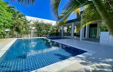 Imagem: A casa em condomínio possui 4 Dormitórios, 5 Banheiros, 3