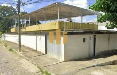 Imagem: A casa possui 4 Dormitórios, 3 Banheiros, 4 Vagas na garagem