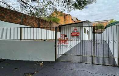 Imagem: A casa possui 1 Dormitório, 1 Banheiro, 3 Vagas na garagem