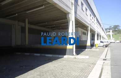 Imagem: O depósito possui 5 Vagas na garagem, 2.598m² de Área e