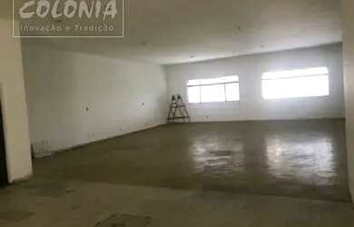 Imagem: O depósito possui 350m² de Área e está localizado em Santa