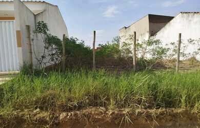 Imagem: O terreno possui 180m² de Área e está localizado em Recanto