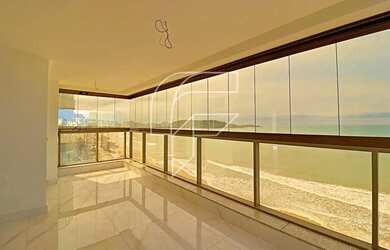 Imagem: O apartamento possui 4 Dormitórios, 5 Banheiros, 3 Vagas na