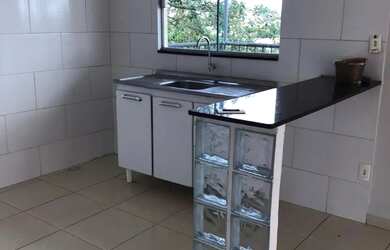 Imagem: A casa possui 2 Dormitórios, 1 Banheiro, 1 Vaga na garagem