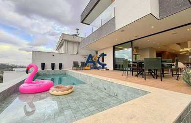 Imagem: A casa em condomínio possui 4 Dormitórios, 5 Banheiros, 4