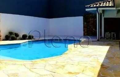 Imagem: A casa em condomínio possui 4 Dormitórios, 3 Banheiros, 4