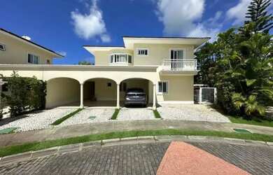 Imagem: A casa possui 5 Dormitórios, 5 Banheiros, 5 Vagas na garagem