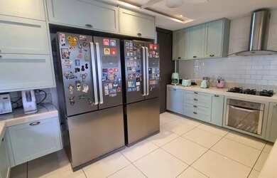 Imagem 13: Casa de alto padrão em condomínio fechado a venda no bairro de Lourdes...