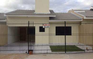 Imagem: A casa possui 2 Dormitórios, 1 Banheiro, 2 Vagas na garagem