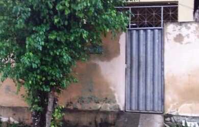 Imagem: A casa possui 2 Dormitórios e 1 Banheiro e está localizado