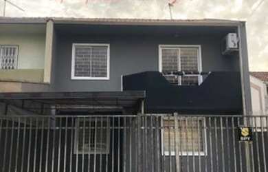 Imagem: A casa possui 3 Dormitórios, 2 Banheiros, 2 Vagas na garagem