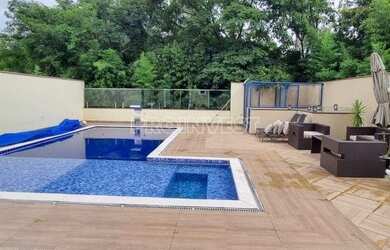 Imagem: A casa possui 3 Dormitórios, 3 Banheiros, 4 Vagas na garagem