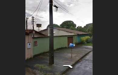 Imagem: A casa possui 3 Dormitórios, 1 Banheiro, 5 Vagas na garagem