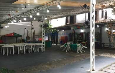 Imagem: A casa possui 4 Dormitórios, 5 Banheiros, 5 Vagas na garagem