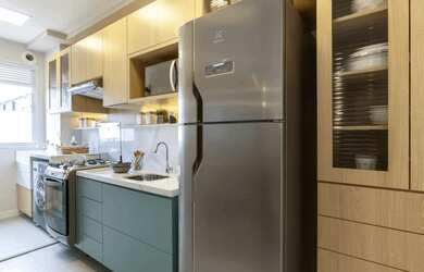 Imagem: O apartamento possui 2 Dormitórios, 1 Banheiro, 1 Vaga na garagem