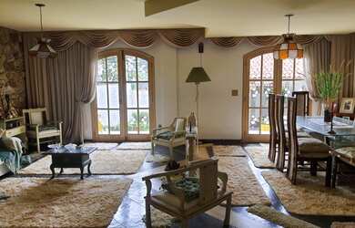 Imagem: A casa em condomínio possui 4 Dormitórios, 4 Banheiros, 2