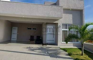 Imagem: A casa em condomínio possui 3 Dormitórios, 3 Banheiros, 4