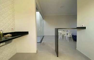 Imagem: A casa possui 2 Dormitórios, 1 Banheiro, 1 Vaga na garagem