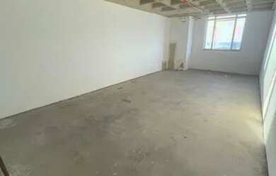 Imagem: O depósito possui 1 Vaga na garagem, 40m² de Área e está