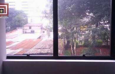 Imagem: O depósito possui 1 Vaga na garagem, 30m² de Área e está