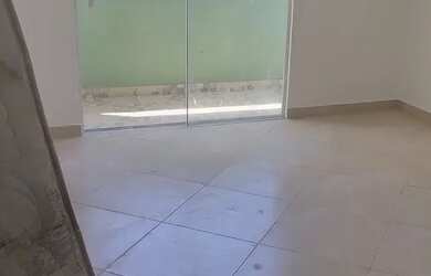 Imagem: A casa possui 2 Dormitórios e 1 Banheiro e está localizado