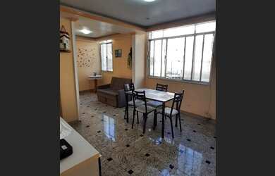 Imagem: O apartamento possui 2 Dormitórios, 1 Banheiro, 1 Vaga na garagem