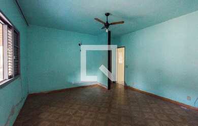 Imagem: A casa possui 3 Dormitórios, 3 Banheiros, 5 Vagas na garagem