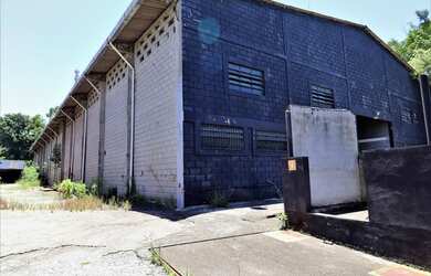 Imagem: O depósito possui 5 Vagas na garagem, 2.000m² de Área e