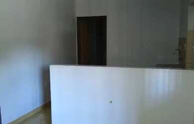 Imagem: A casa possui 1 Dormitório, 1 Banheiro e está localizado