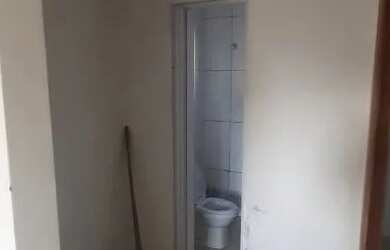 Imagem: O apartamento possui 3 Dormitórios, 1 Banheiro, 1 Vaga na garagem