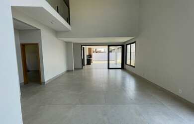 Imagem 2: Casa de condomínio sobrado para venda tem 302 metros quadrados com 5...