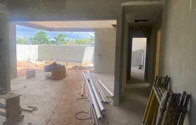 Imagem: A casa em condomínio possui 4 Dormitórios, 4 Banheiros, 2