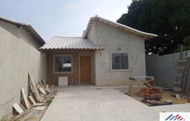 Imagem: A casa possui 2 Dormitórios, 2 Banheiros, 1 Vaga na garagem