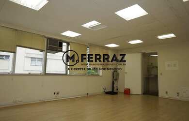 Imagem: O depósito possui 1 Vaga na garagem, 62m² de Área e está