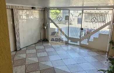 Imagem: A casa possui 3 Dormitórios, 3 Banheiros, 2 Vagas na garagem