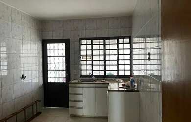 Imagem: A casa possui 3 Dormitórios, 2 Banheiros e 135m² de Área