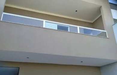 Imagem: A casa possui 3 Dormitórios, 3 Banheiros, 120m² de Área e