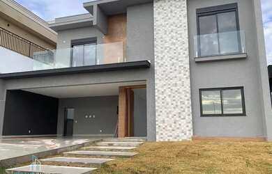 Imagem: A casa em condomínio possui 4 Dormitórios, 5 Banheiros, 4