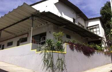 Imagem: O depósito possui 5 Vagas na garagem, 2.200m² de Área e