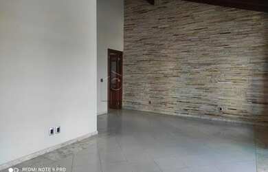 Imagem 2: Casa Padrão em Jundiaí. Churrasqueira, Varanda, 184m² de Áreae3 Vagas...