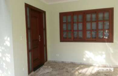 Imagem: A casa para alugar possui 3 Dormitórios, 3 Banheiros, 2 Vagas