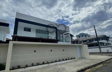 Imagem: A casa em condomínio possui 4 Dormitórios, 5 Banheiros, 2