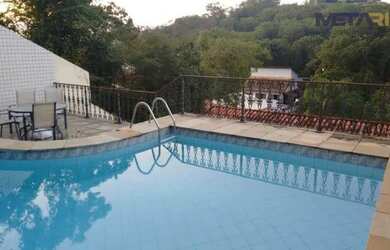 Imagem: A casa em condomínio possui 4 Dormitórios, 5 Banheiros, 2