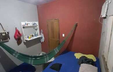 Imagem: A casa possui 2 Dormitórios, 1 Banheiro e está localizado