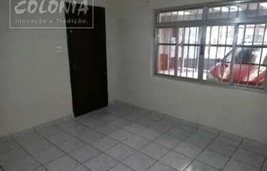 Imagem: A casa possui 2 Dormitórios, 2 Banheiros, 2 Vagas na garagem