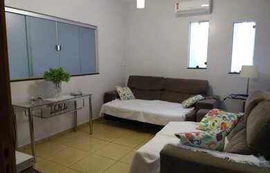 Imagem 7: Casa no Centro de Nova Veneza, localizada na quadra do Museu, uma rua...