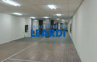 Imagem: O depósito possui 400m² de Área e está localizado em Santa