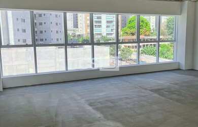 Imagem: O depósito possui 2 Vagas na garagem, 68m² de Área e está